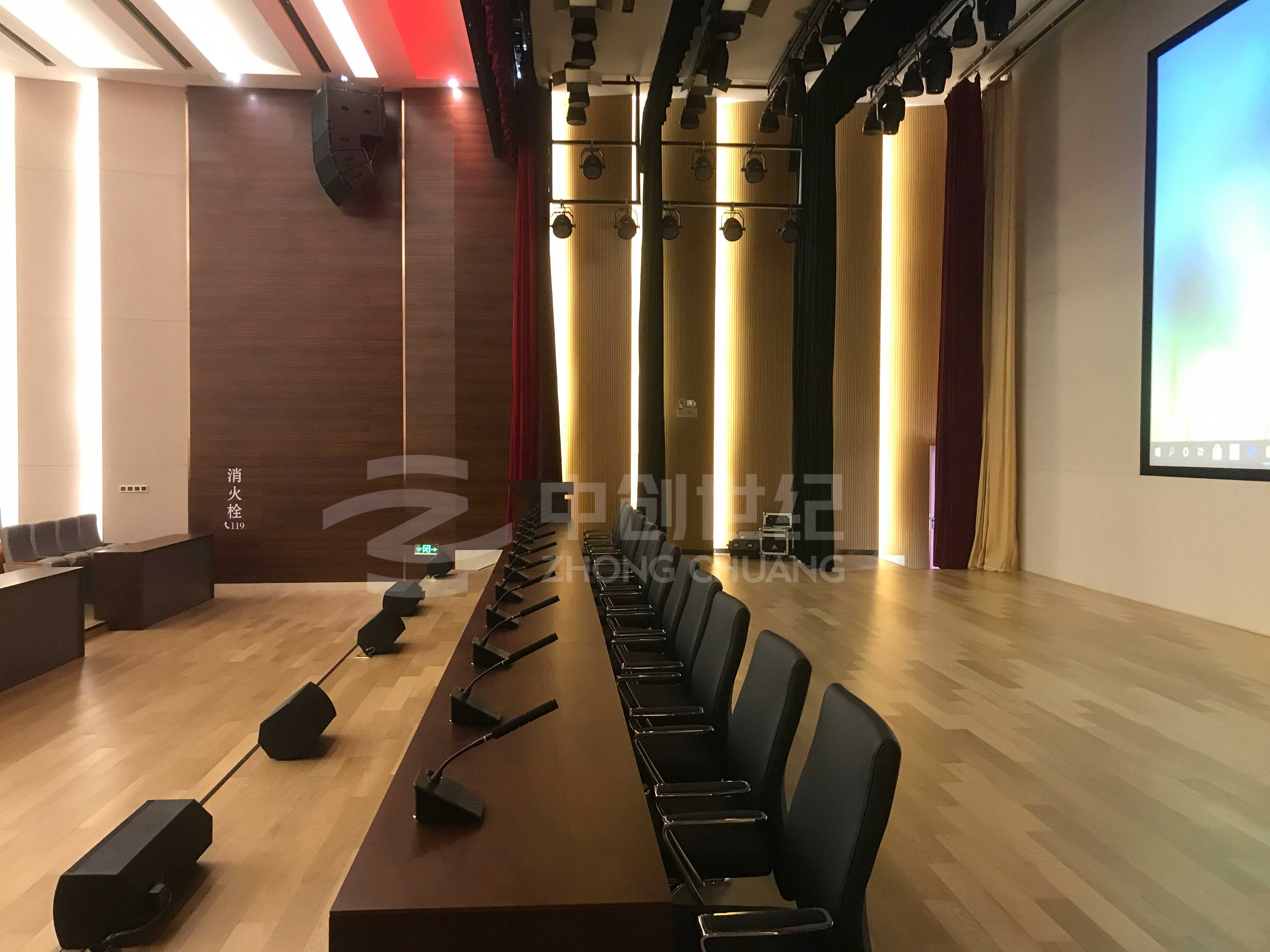 深圳市龍崗區深高速五聯綜合服務樓舞臺區域照.jpg 深圳市龍崗區深高速五聯綜合服務樓舞臺區域照.jpg